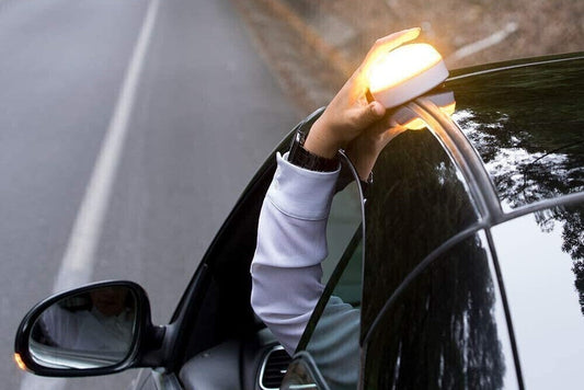 Nueva Normativa sobre Luces de Emergencia para Coches en España: Todo lo que Necesitas Saber